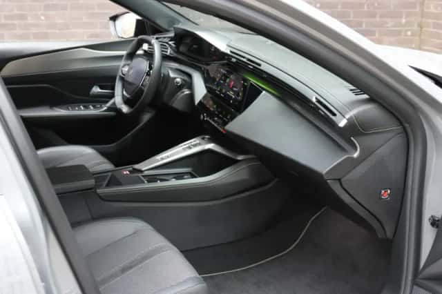 Peugeot 308 (2024) thumbnail 5
