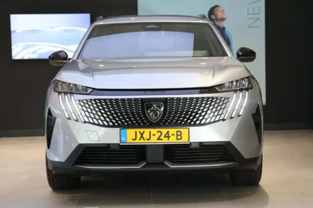 Peugeot 5008 (2025) thumbnail 5