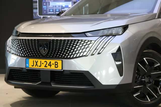 Peugeot 5008 (2025) thumbnail 6
