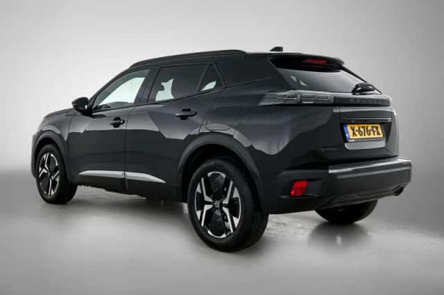 Peugeot 2008 (2023) thumbnail 3