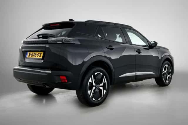 Peugeot 2008 (2023) thumbnail 6
