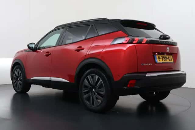 Peugeot e-2008 (2022) thumbnail 5