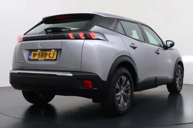 Peugeot e-2008 (2021) thumbnail 3
