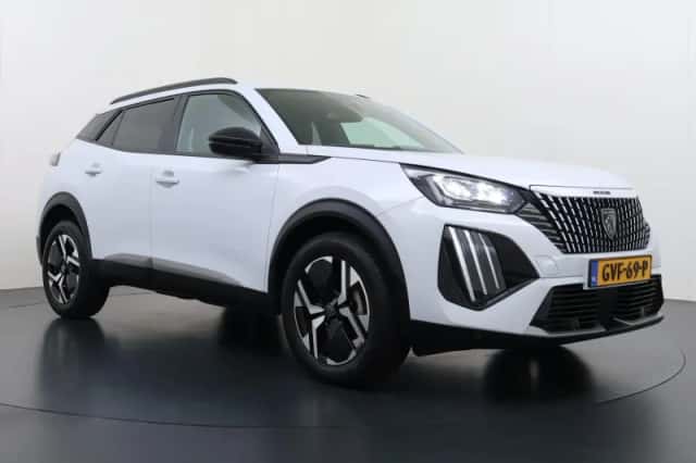 Peugeot 2008 (2024) thumbnail 2