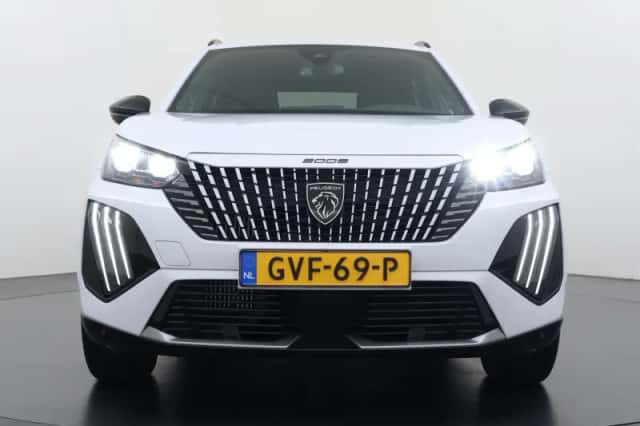 Peugeot 2008 (2024) thumbnail 3