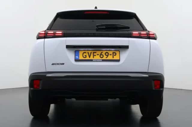 Peugeot 2008 (2024) thumbnail 6