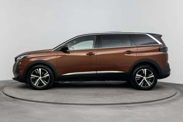 Peugeot 5008 (2021) thumbnail 2