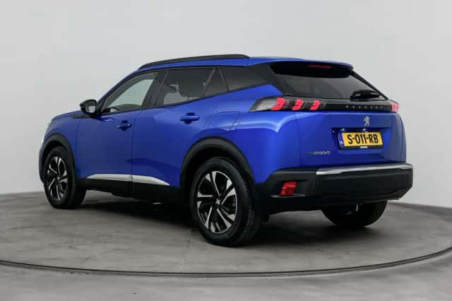 Peugeot e-2008 (2023) thumbnail 3