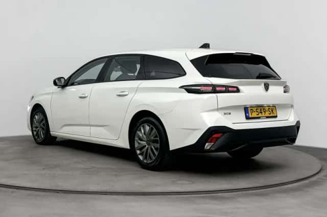 Peugeot 308 (2022) thumbnail 3
