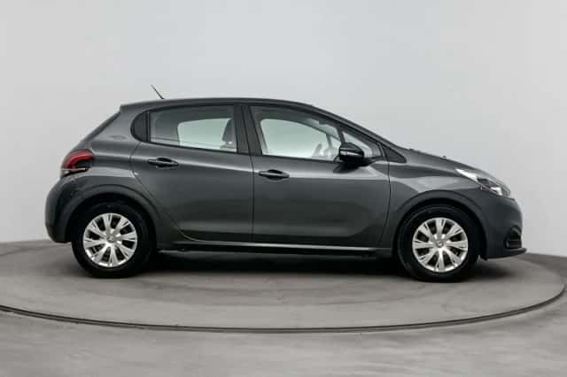 Peugeot 208 (2016) thumbnail 6