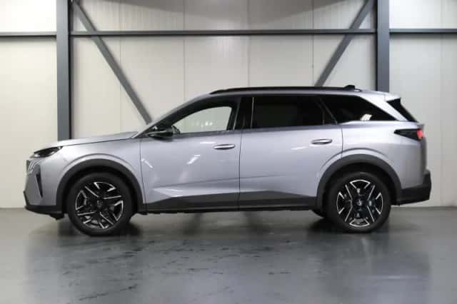 Peugeot 5008 (2025) thumbnail 2