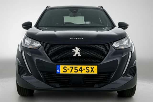 Peugeot 2008 (2023) thumbnail 4