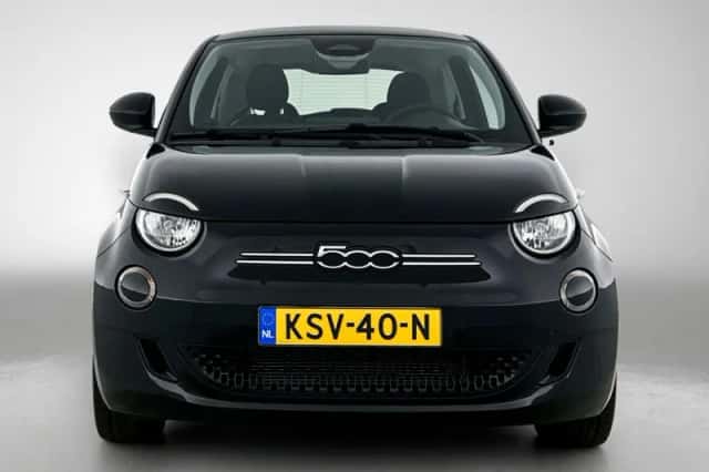 Fiat 500 (2023) thumbnail 4