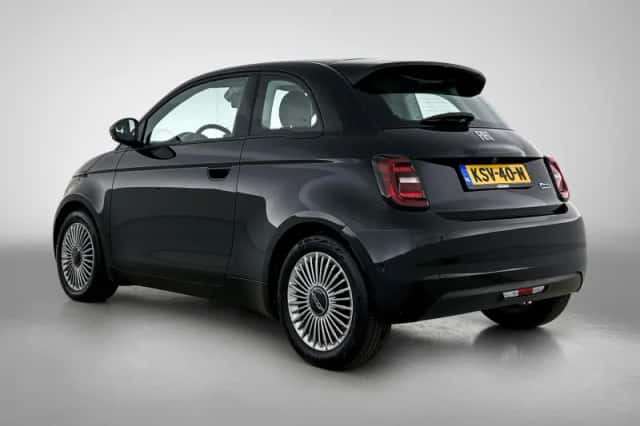 Fiat 500 (2023) thumbnail 6
