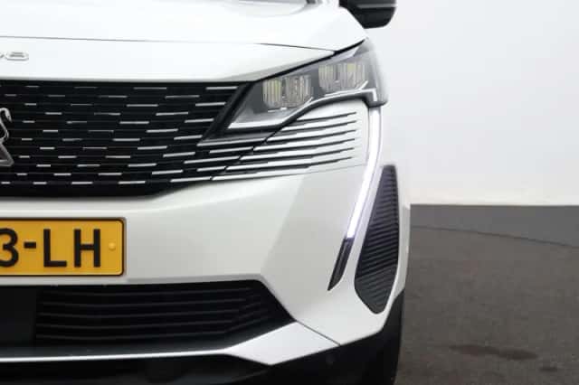 Peugeot 3008 (2022) thumbnail 6