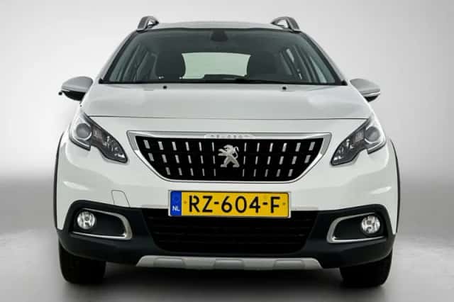 Peugeot 2008 (2018) thumbnail 4