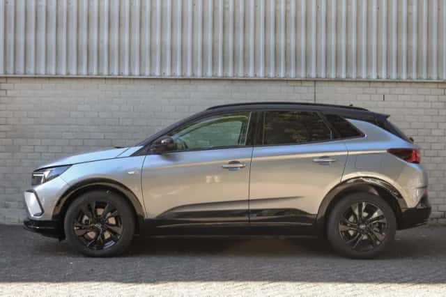 Opel Grandland (2022) thumbnail 2