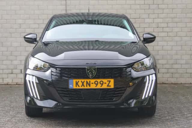 Peugeot e-208 (2025) thumbnail 4