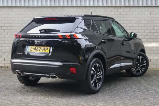 Peugeot 2008 (2021) thumbnail 3