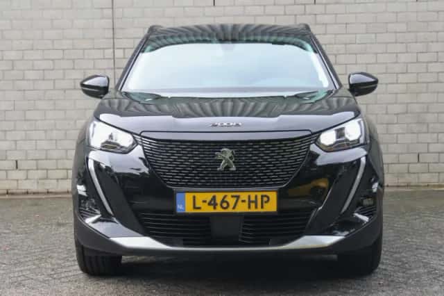 Peugeot 2008 (2021) thumbnail 4