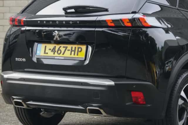 Peugeot 2008 (2021) thumbnail 6