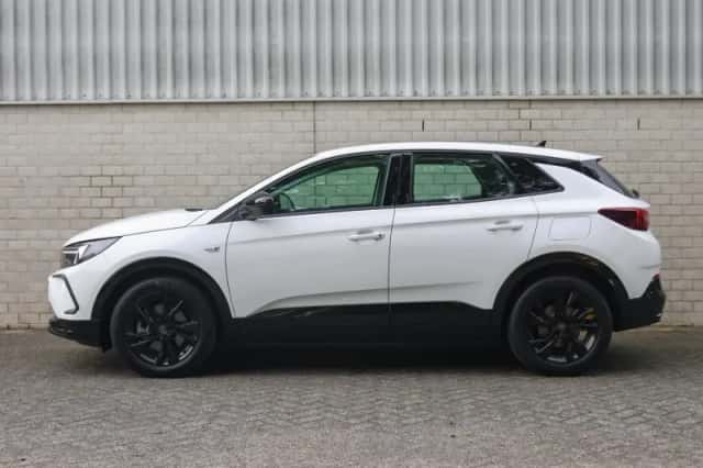Opel Grandland (2024) thumbnail 2