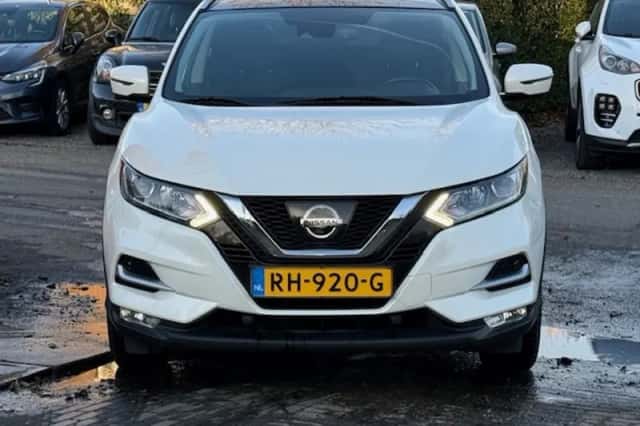 Nissan Qashqai (2017) thumbnail 3