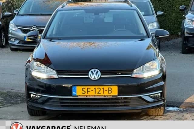 Volkswagen Golf (2018) thumbnail 3