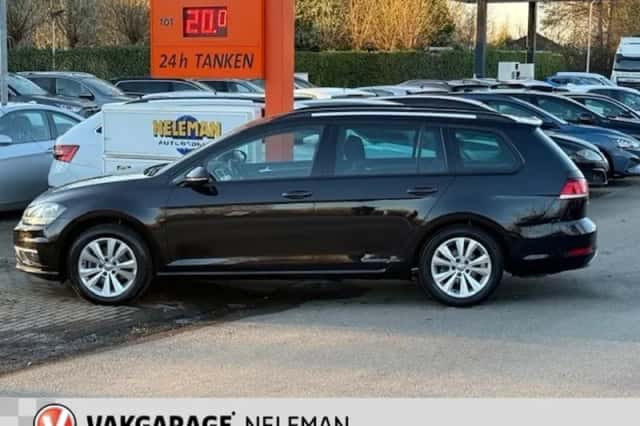 Volkswagen Golf (2018) thumbnail 4