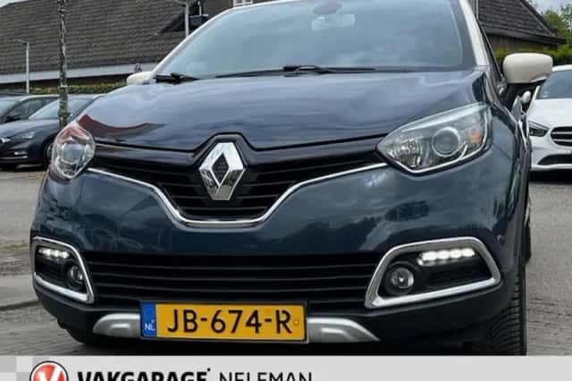 Renault Captur (2016) thumbnail 3