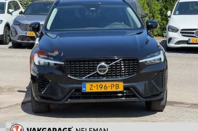 Volvo XC60 (2024) thumbnail 3