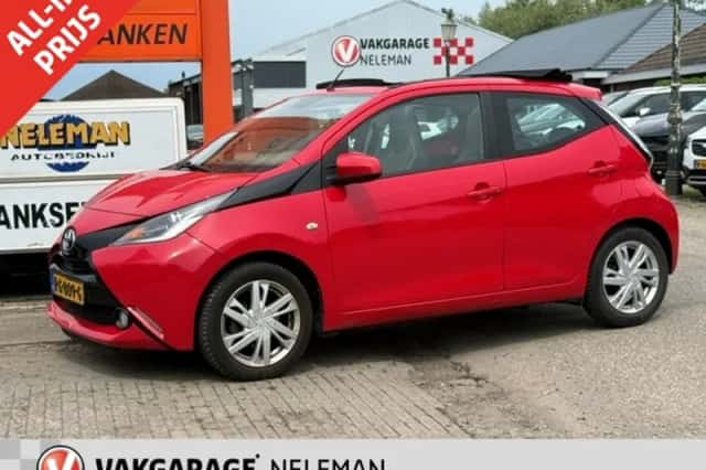 Toyota Aygo (2015) thumbnail 1