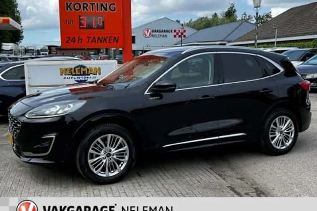 Ford Kuga (2021) thumbnail 2