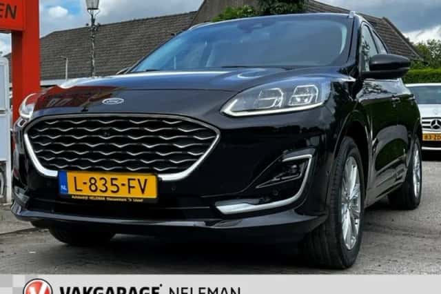 Ford Kuga (2021) thumbnail 3