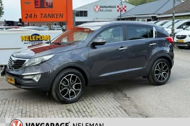 Kia Sportage (2012) thumbnail 2
