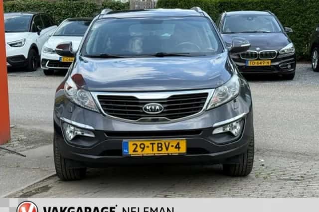Kia Sportage (2012) thumbnail 3