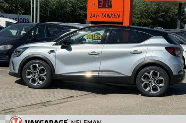 Renault Captur (2023) thumbnail 5