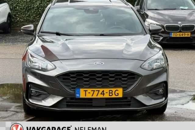 Ford Focus (2020) thumbnail 3