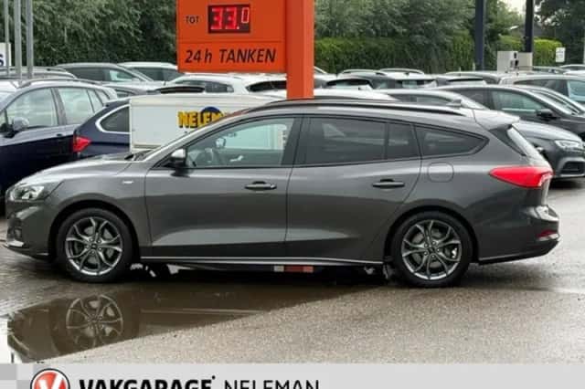 Ford Focus (2020) thumbnail 4