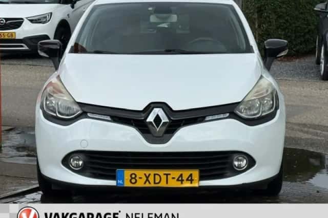 Renault Clio (2014) thumbnail 3