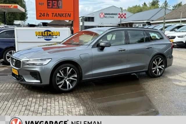 Volvo V60 (2019) thumbnail 2