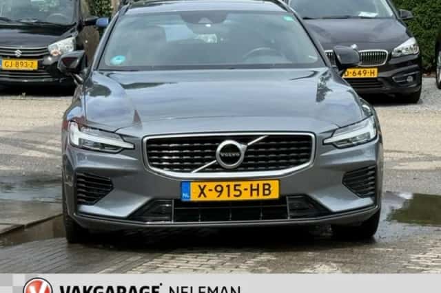 Volvo V60 (2019) thumbnail 3