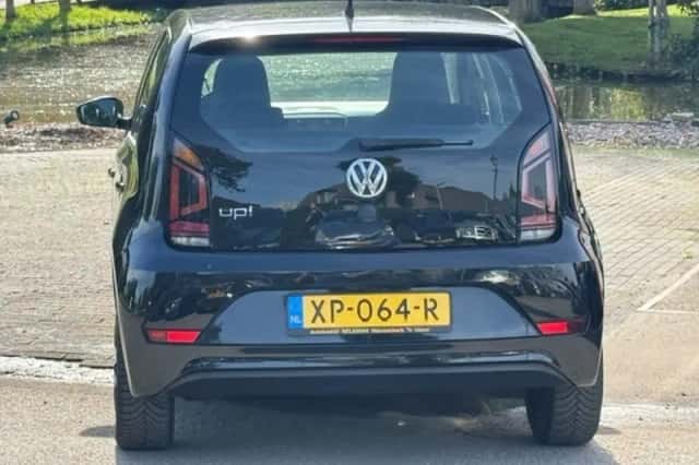 Volkswagen Up! (2019) thumbnail 6