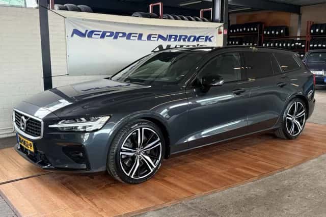 Volvo V60 (2018) thumbnail 1