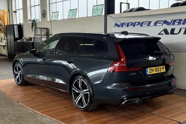 Volvo V60 (2018) thumbnail 4