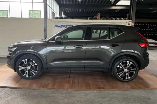 Volvo XC40 (2019) thumbnail 3