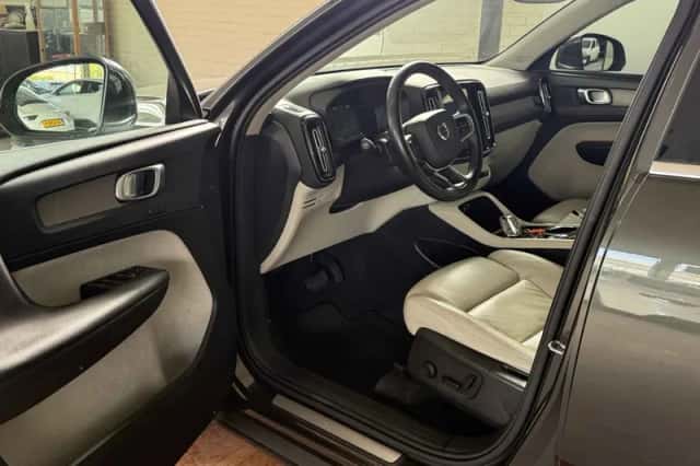 Volvo XC40 (2019) thumbnail 6