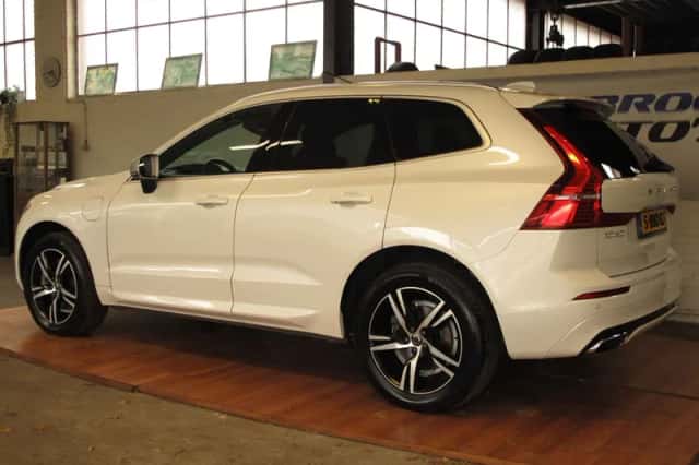 Volvo XC60 (2018) thumbnail 3