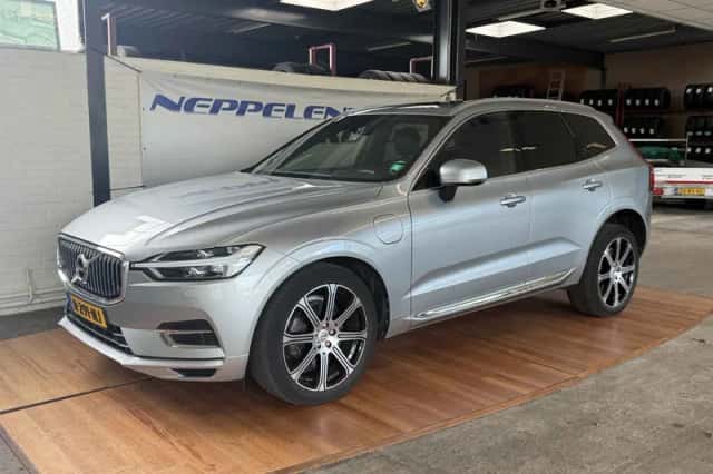 Volvo XC60 (2017) thumbnail 1