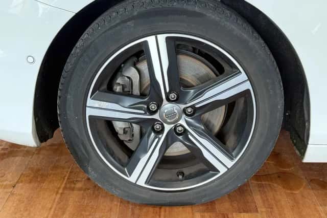 Volvo V40 (2019) thumbnail 4